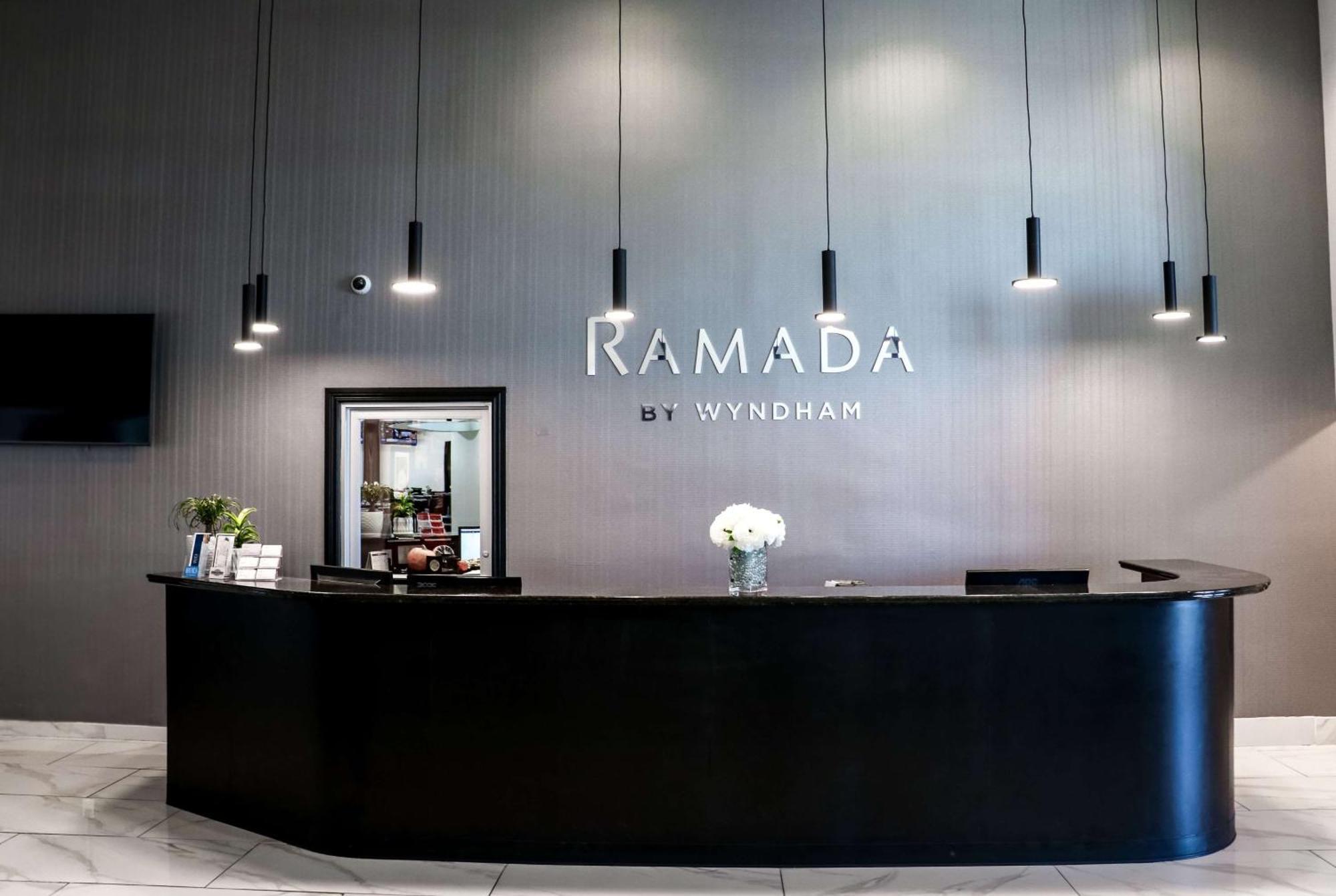 Готель Ramada By Wyndham Дель-Ріо Екстер'єр фото